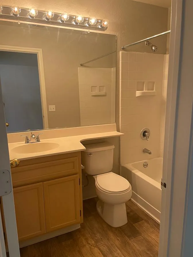 3 bed, 800 sqft, $1,225 — Photo 4