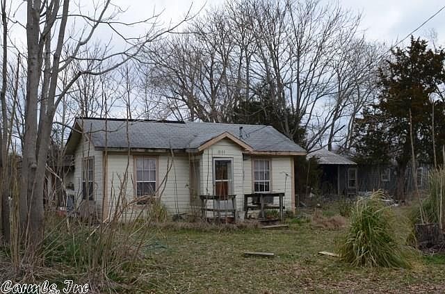 1st image of 1101 Oak Grove Ave