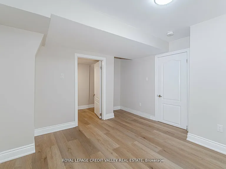 18 Trailhead Cres — Photo 19