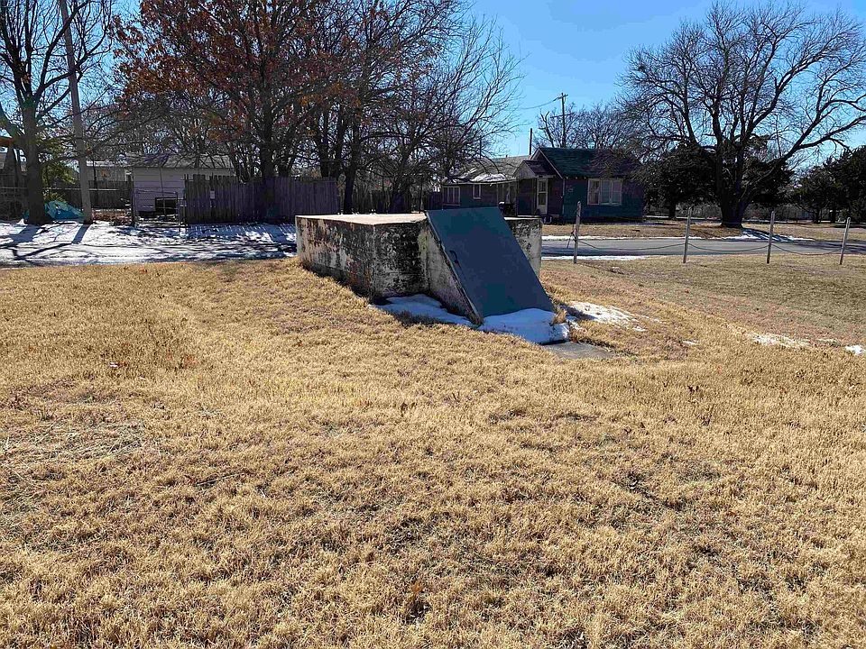 2nd image of 613 S 14th St