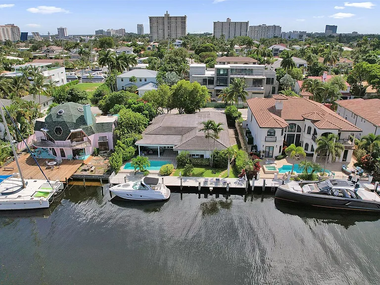 2427 Sea Island Dr — Photo 10