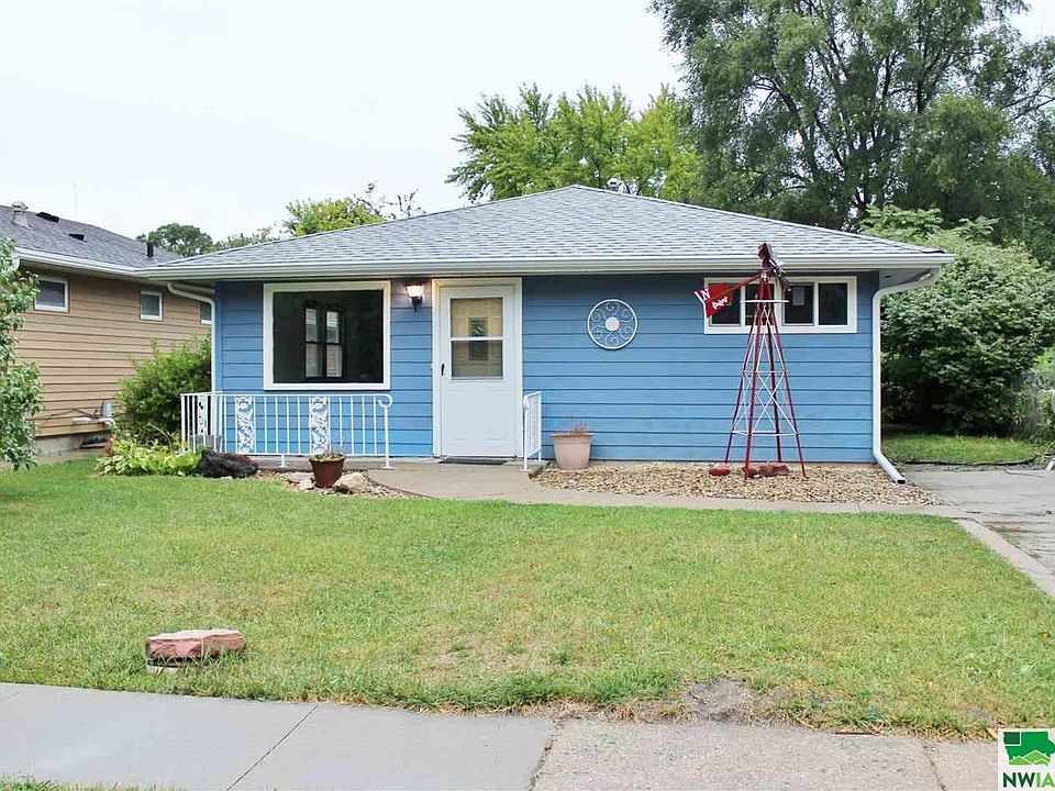 1st image of 319 W 26th St