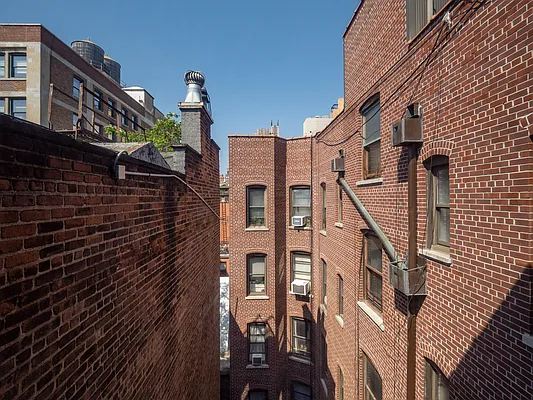 Rented by City Connections Realty | media 26