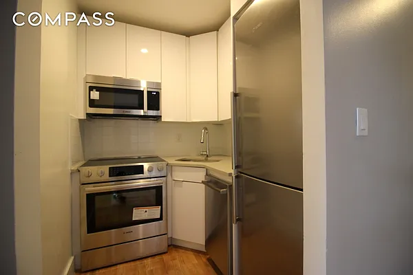 Rented by Compass | media 24