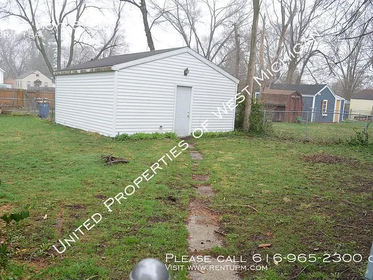 1125 Hoyt St SE — Photo 25