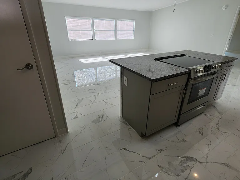 2029 Warwick Hills Dr — Photo 7