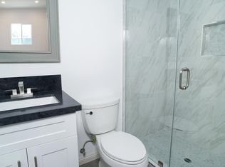 7918 Amestoy Ave, Van Nuys, CA 91406