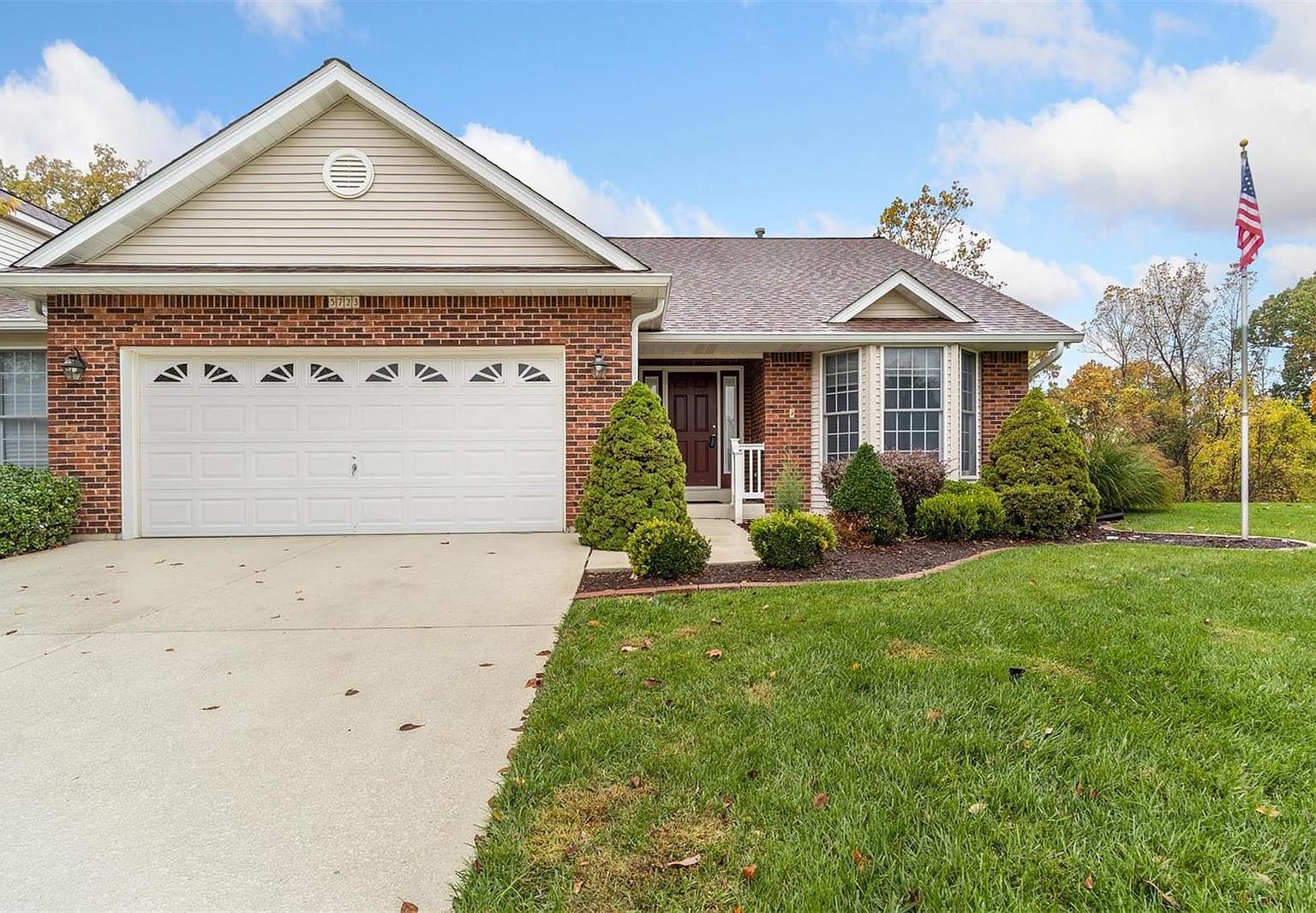 5723 Hillcamp Ct, Saint Louis, MO 63128 | Zillow