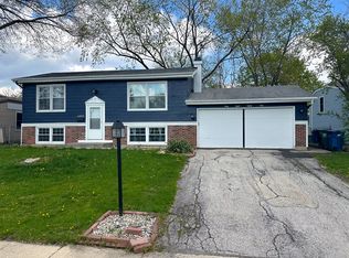 6889 Hemlock St, Hanover Park, IL 60133