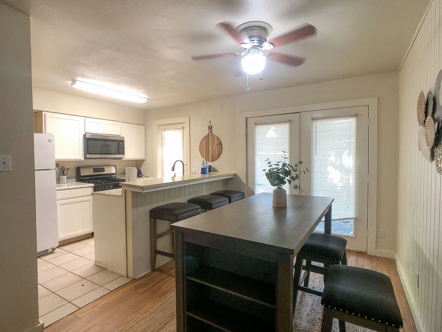4 bed, 1500 sqft, $3,495 — Photo 4