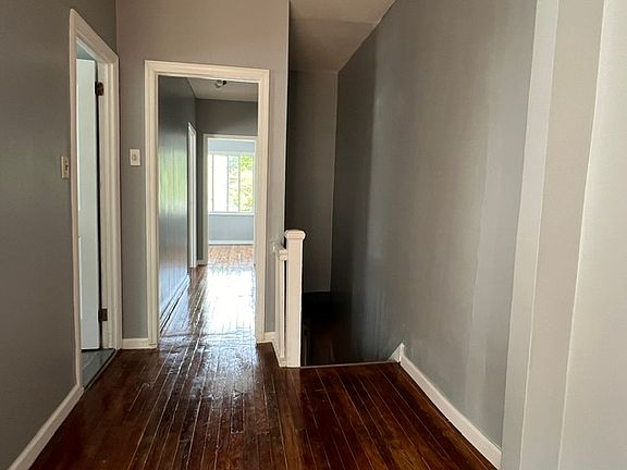 4th image of 27 Alton Pl #2