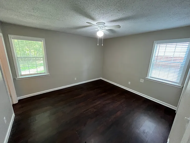11303 Trail Ln — Photo 15
