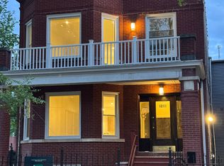 1201 W Cornelia Ave #1, Chicago, IL 60657