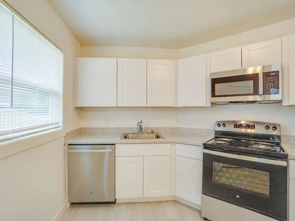 3670 SW 144th Ave, Beaverton, OR 97005