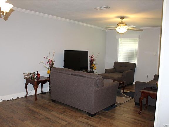 4th image of 203 Barbara Dr