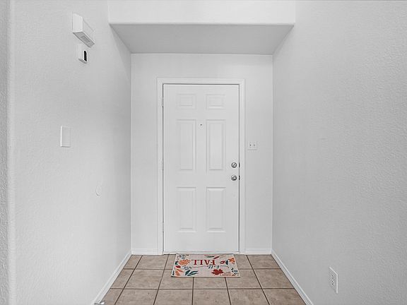 3rd image of 3809 Wayne Rd NE