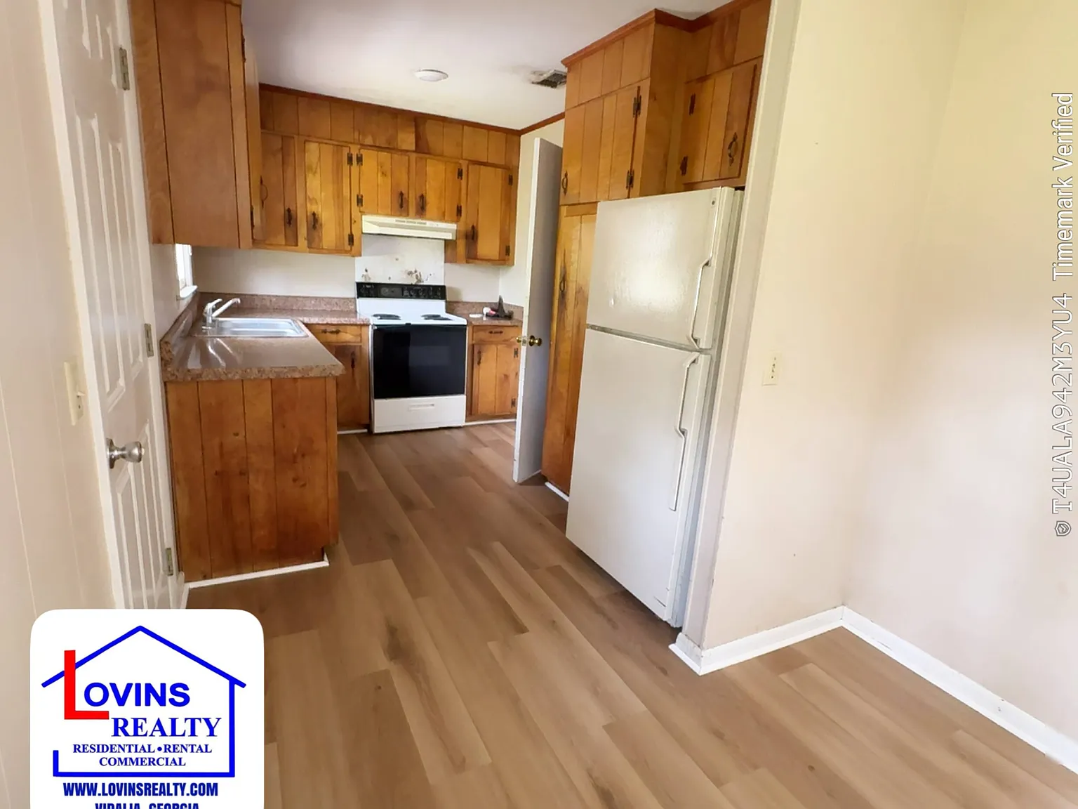 Arnau, 8th, 7th, 6th St. Properties - 204 — Photo 3