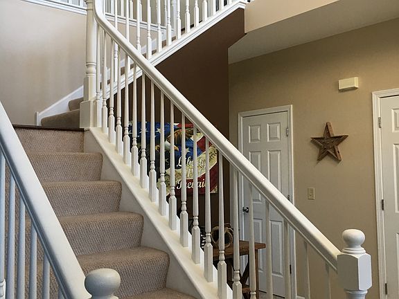 2nd image of 687 Warbler Ln