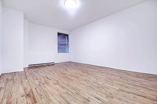 Rented by Urbane Brokerage | media 13