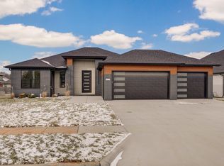 1927 N Vineyard Pl, Strafford, MO 65757