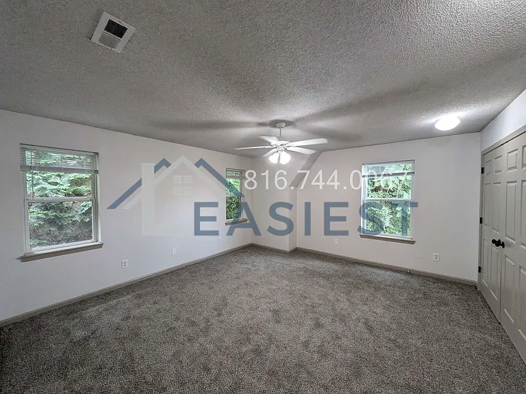 2801 Metropolitan Ave — Photo 11