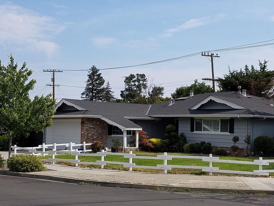 1st image of 1582 Lochinvar Ave