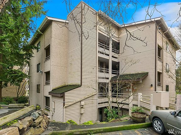 3rd image of 19524 Echo Lake Pl N APT A203