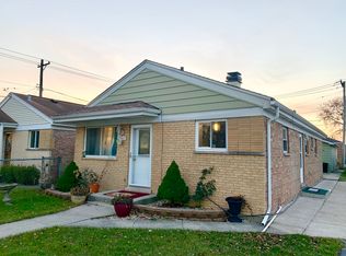 7848 Meade Ave, Burbank, IL