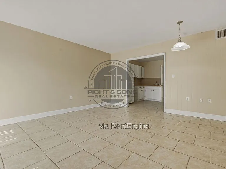 Capitol Village — Photo 2