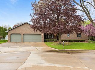 21 Kensington Ct, Appleton, WI 54915