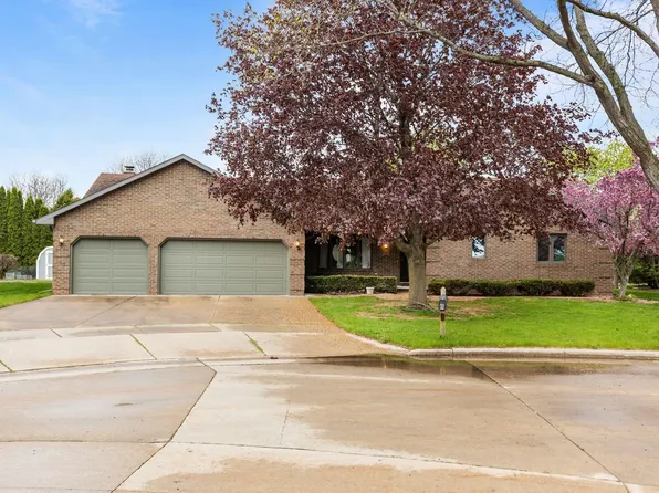 21 Kensington Ct, Appleton, WI 54915