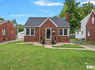 2136 S Walnut St, Springfield, IL 62704