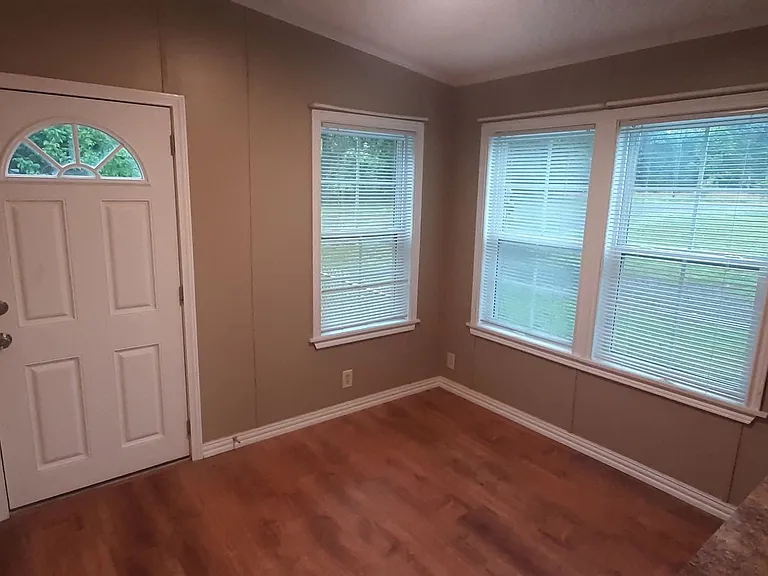 261 Romance Rd — Photo 7