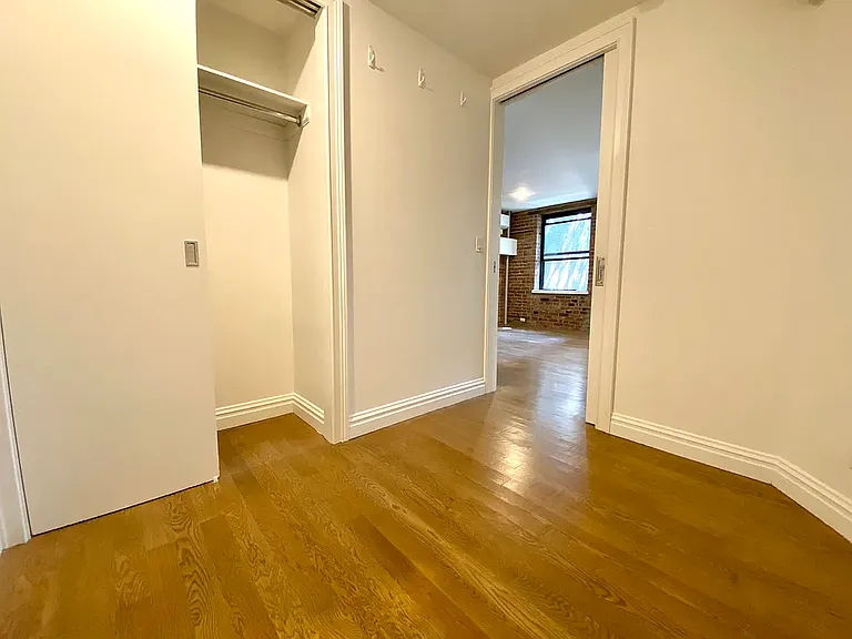 276 E 10th St #4A — Photo 8