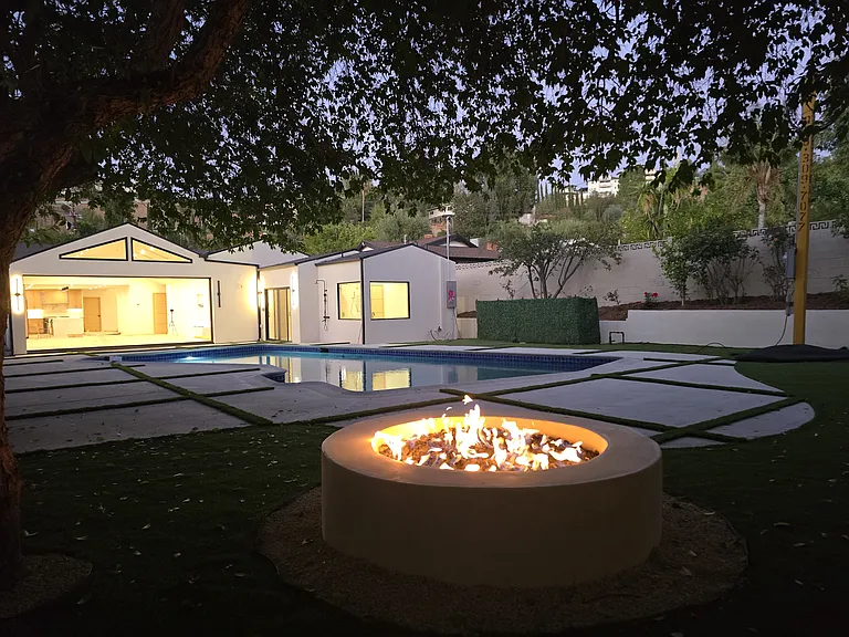 4501 Canoga Dr — Photo 1