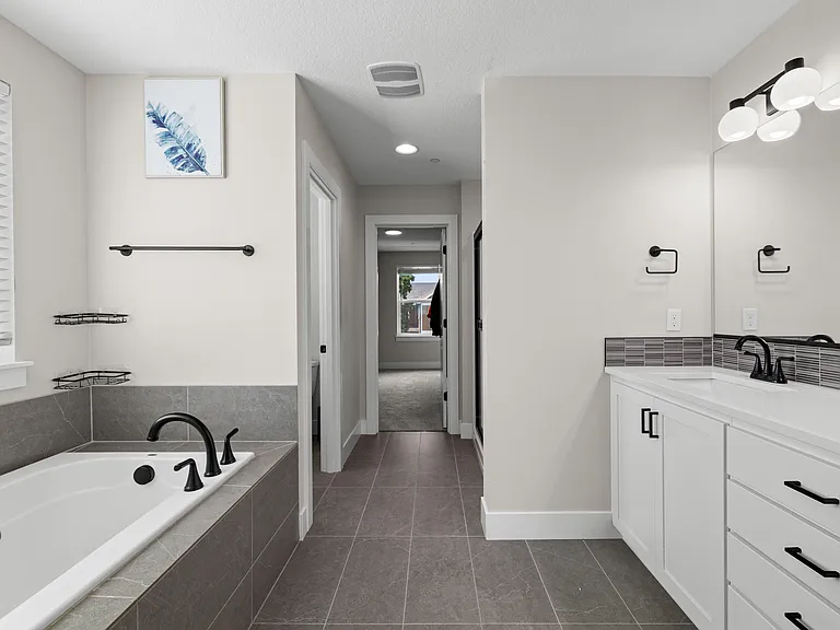 107 NE 72nd Ave — Photo 13