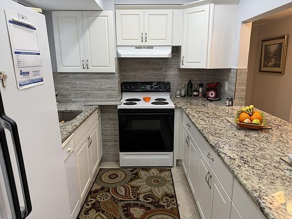 4th image of 701 Lori Dr APT 204