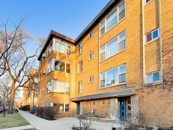 2nd image of 7404 N Sheridan Rd APT G