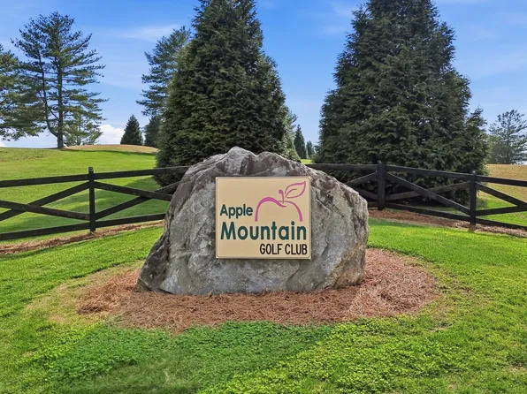 Apple Mountain Resort