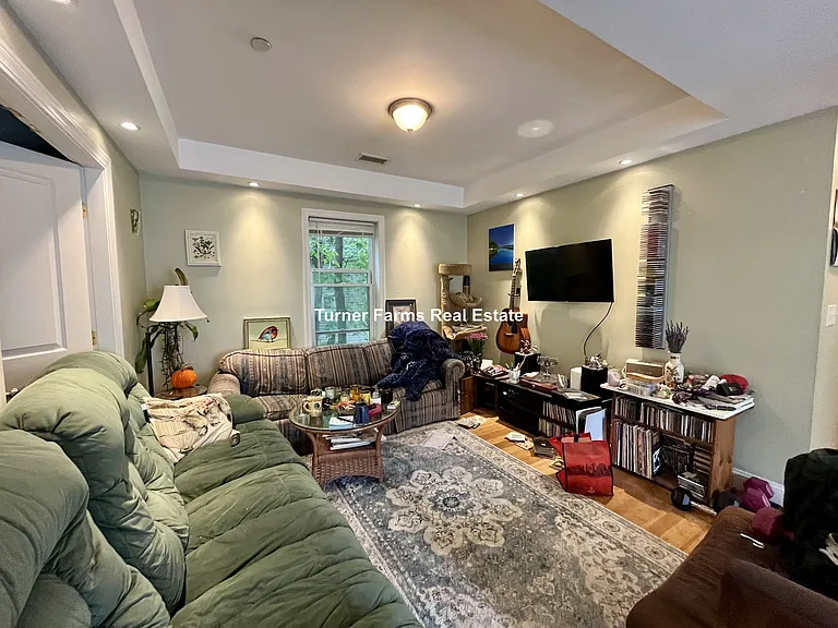 35 Forbes St #2F — Photo 11