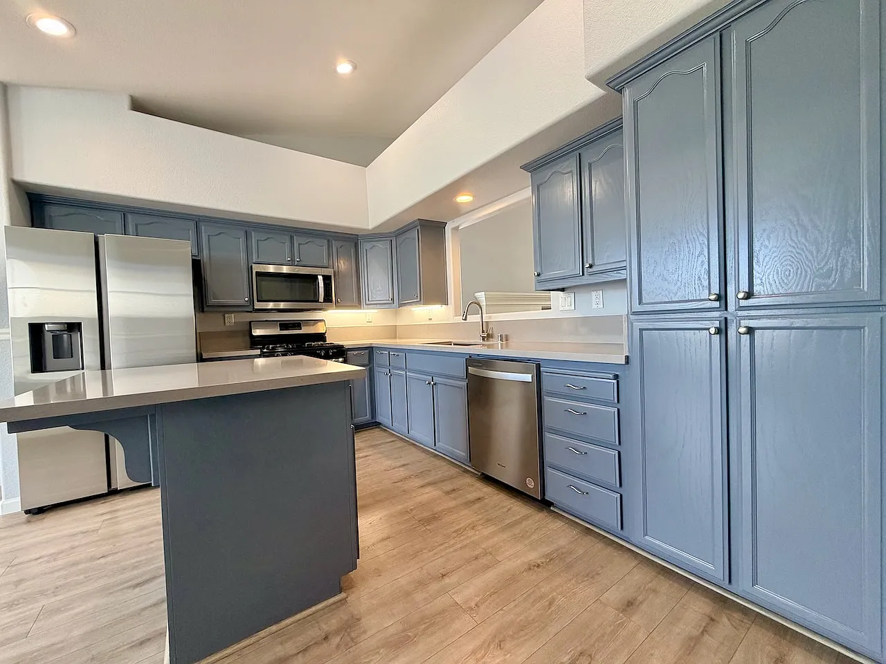 3 bed, 1636 sqft, $3,200 — Photo 3