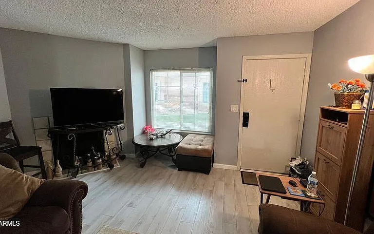 1055 W 5th St #21 — Photo 5