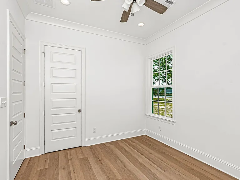 7671 Dearborne Dr — Photo 9