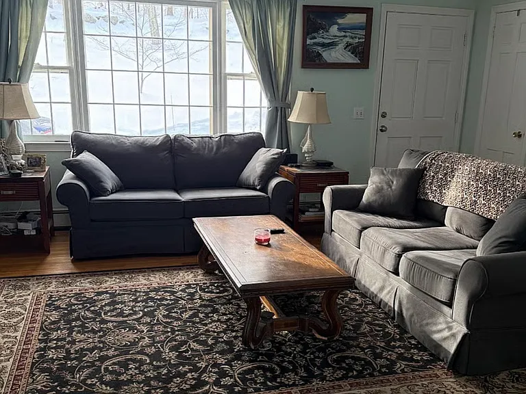 708 E Pond Meadow Rd — Photo 3
