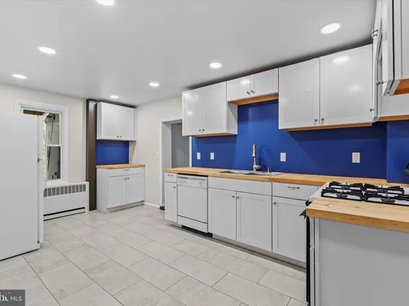 12 E Locust St, Mechanicsburg, PA 17055