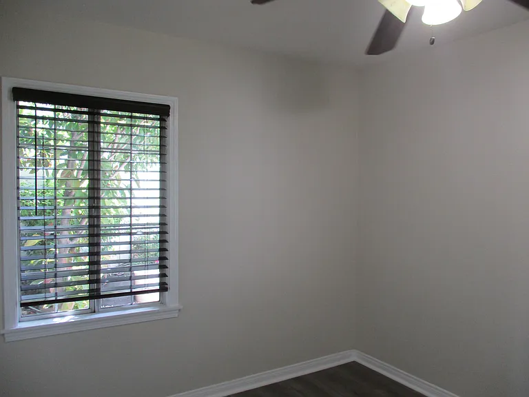 17630 Cantara St — Photo 17