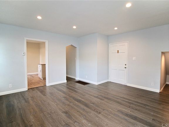 5th image of 11545 Burbank Blvd APT 5