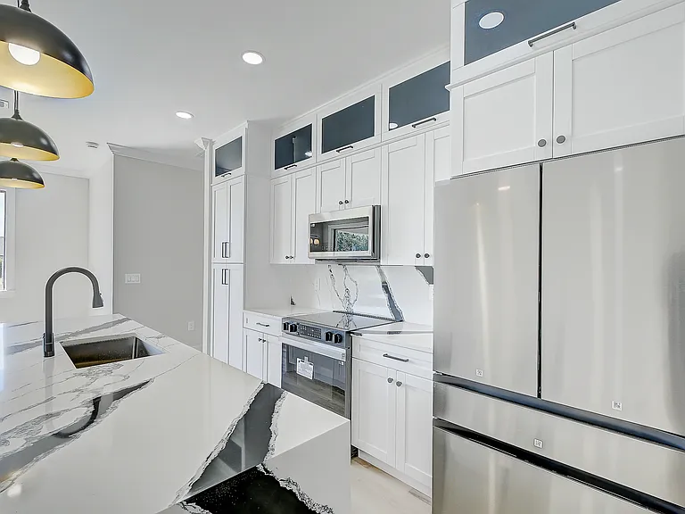 1019 Cedartree Ave — Photo 8