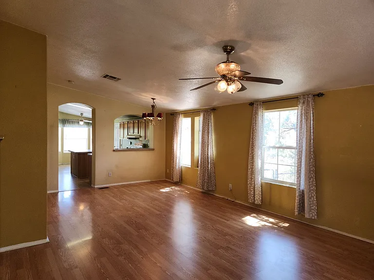 600 N Spruce Cir — Photo 3