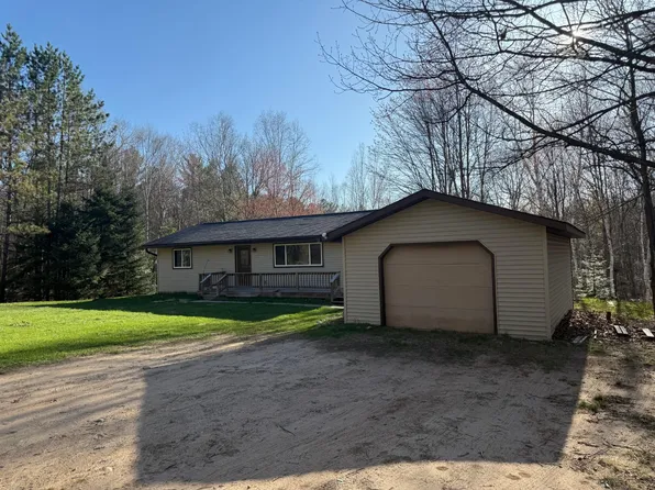 689 Bellview Rd, Eagle River, WI 54521